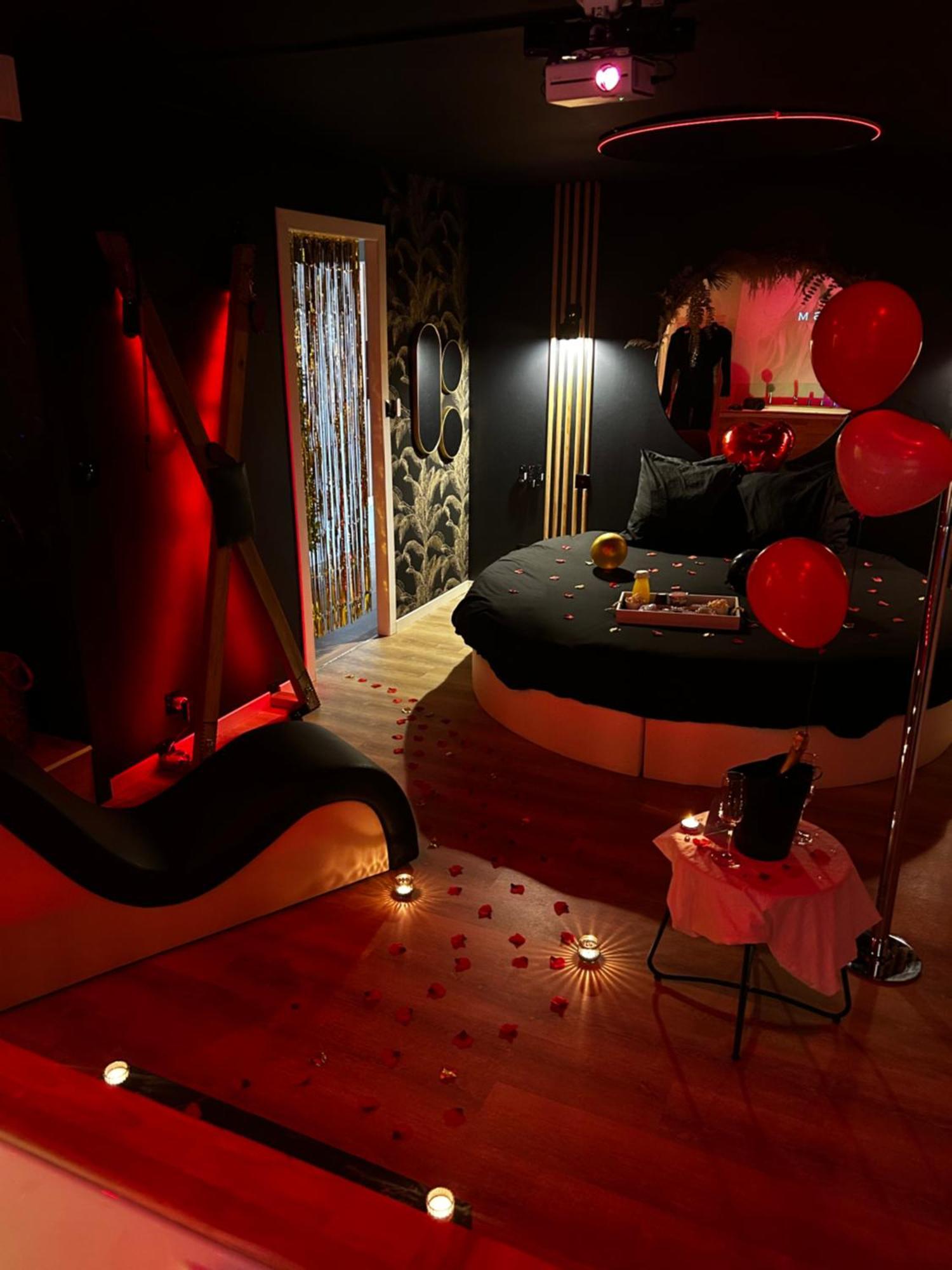 Love Room Haut De Gamme - L'Extase Avec Jacuzzi Violaines Extérieur photo